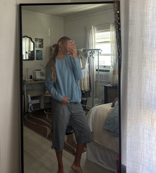 Soft Light Blue Crew Sweatshirt Size M - Image 2