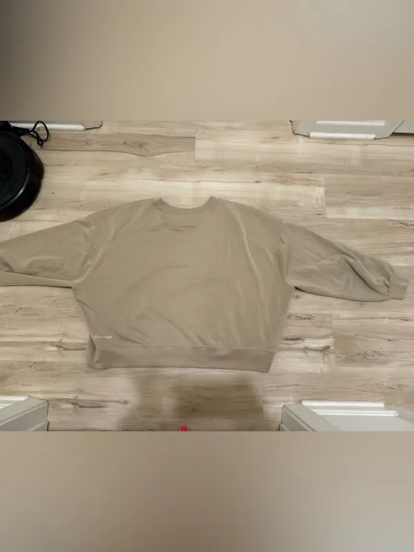 Lululemon Softstreme Crop - Image 3