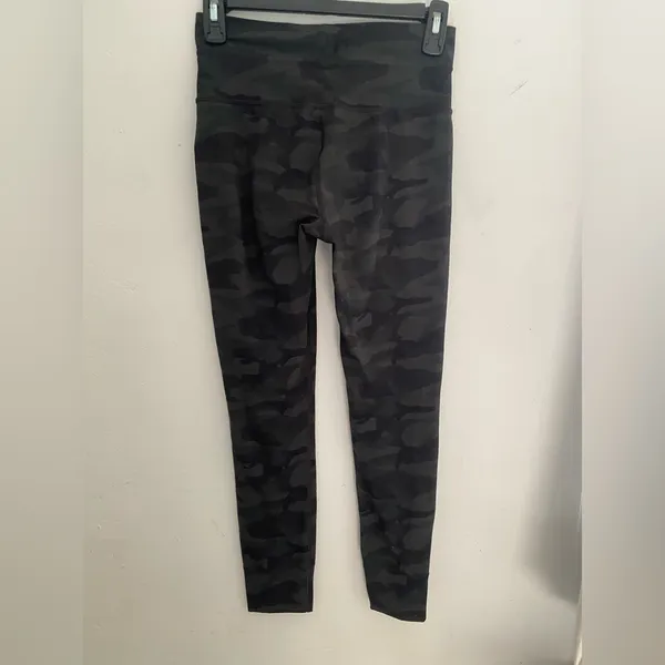 Vuori Dark green Camouflage Leggings size S - Image 7