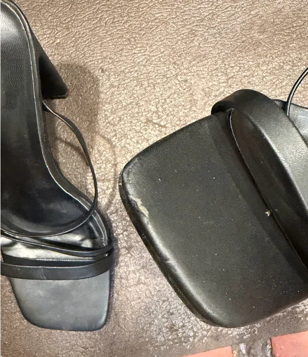 Pretty Little Thing Black Heels Size 6 - Image 3
