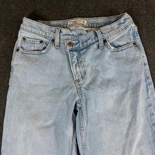 Abercrombie & Fitch The Baggy Low Rise Jeans Light Wash Size 26 2R 29x30 - Image 9