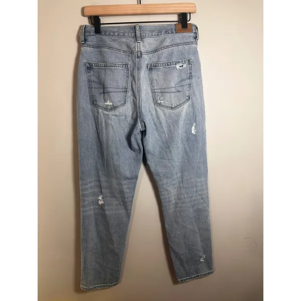 American Eagle Mom Jean Light Wash Distressed High Rise Ripped Denim Blue Sz 4S‎ - Image 5