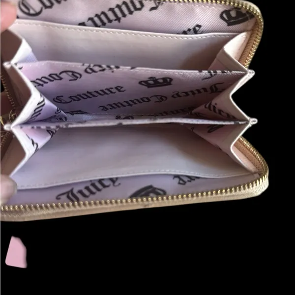 NWOT Juicy Couture Quilted Wallet with Gold Accents pecan beige zippy 6x4 - Image 5