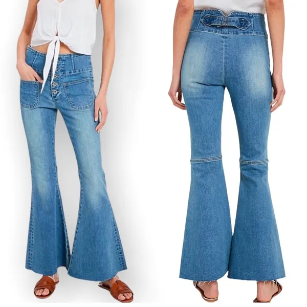Wishlist High Rise Bell Bottom Flare Raw Hem Light Wash Jeans - Size Small - Image 2