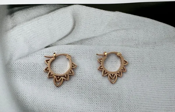 Hollow Flower Gold Hoop Earrings for Women - Image 2
