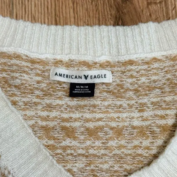 American‎ Eagle Fair Isle Cropped Sweater Tan Cream V-Neck Knit Size Medium - Image 3
