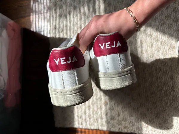 V12 Sneakers - Image 4