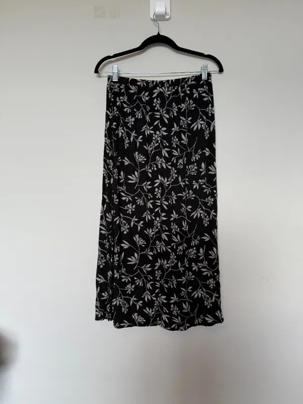 Vintage Black and Gray Floral Skirt Size S - Image 4