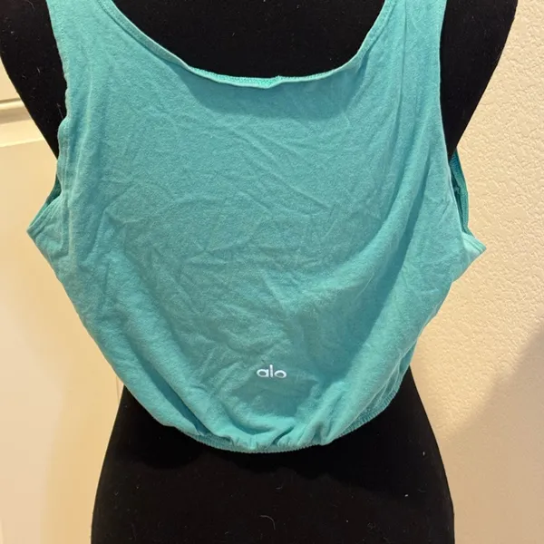 ALO YOGA Teal Sleeveless Women's crop Top size small - Image 2