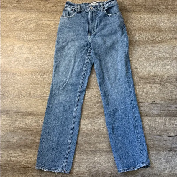 Abercrombie & Fitch Ultra High Rise 90s Straight Jeans Size 27 4R - Image 3