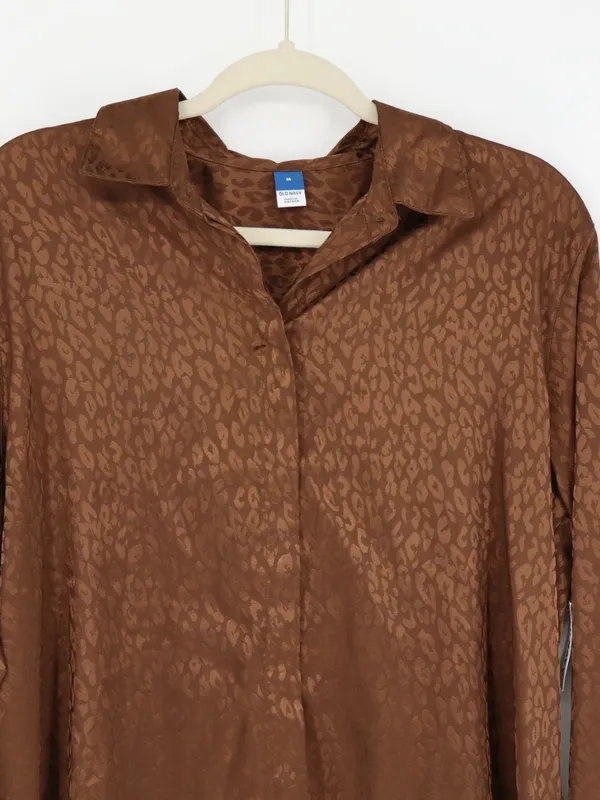 Old Navy Satin Boyfriend Shirt Women’s Medium Espresso Leopard Jacquard NWT - Image 2