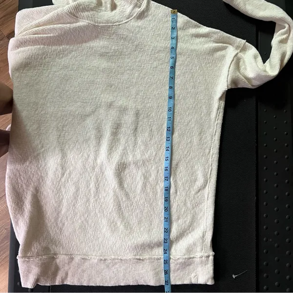Free People Casey Tunic Sweater im Ivory. size Small. - Image 15