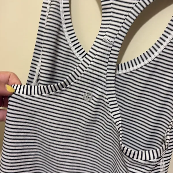 Lululemon Women's Cool Racerback II Hyper Striped White Black Size 6 - Image 5