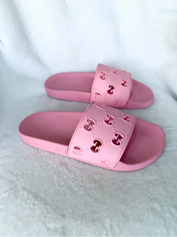 Gucci Pink GG Rubber Slide Sandals Women’s Size 38 (US 7.5) Made in Italy - Image 3