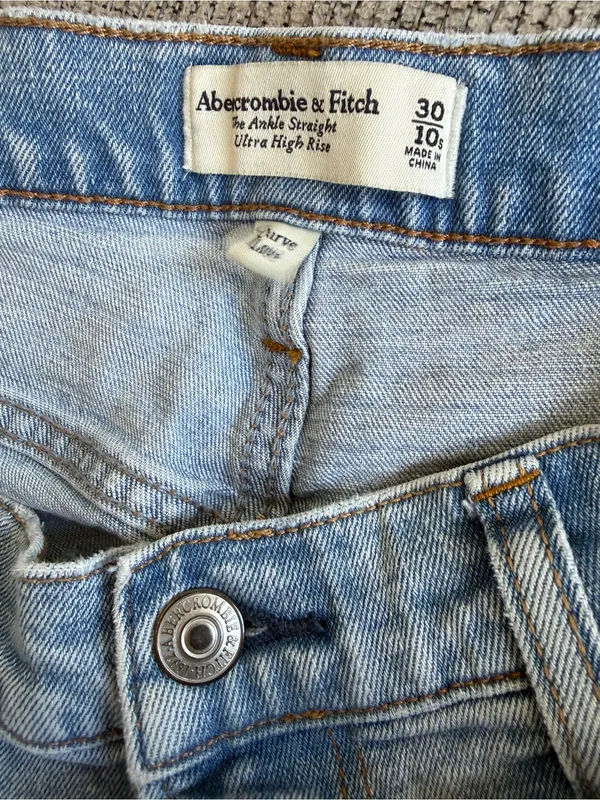 Abercrombie Curve Love Ultra High Rise Ankle Straight Jean - Image 7