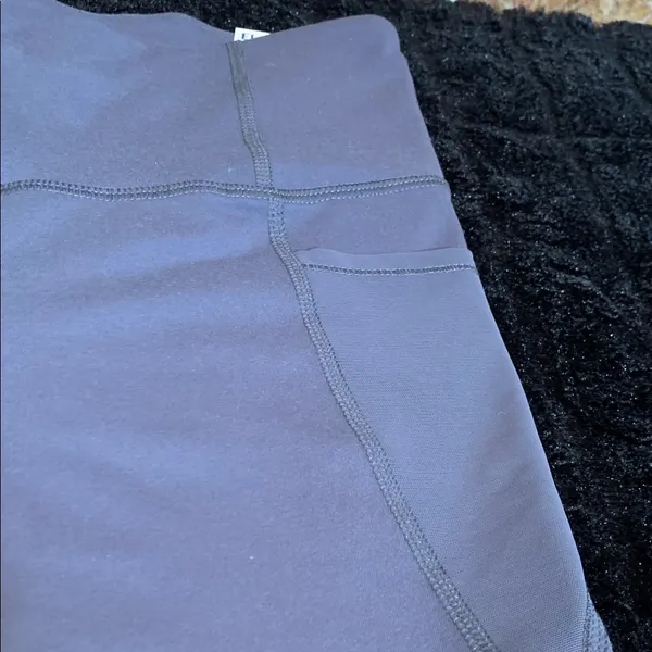 Old Navy Elevate Gray Mesh Trim Compression High Rise Leggings Pockets Small NWT - Image 7