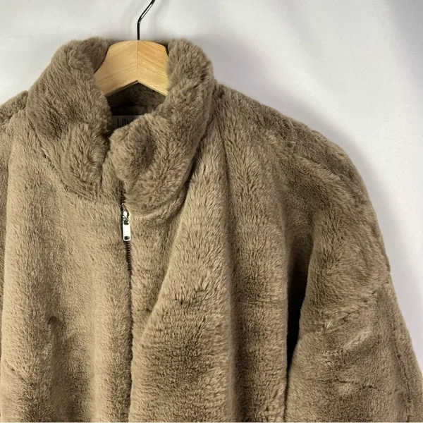 Boutique Lilyful Light Brown Faux Fur Cropped Puffer Jacket‎ M - Image 3