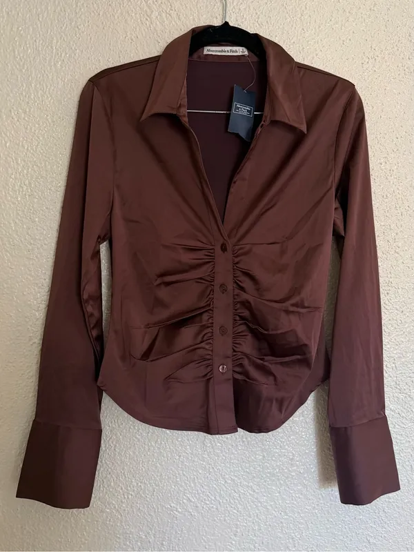 Abercrombie & Fitch Chocolate Brown Ruched Satin ButtonDown Shirt size Small New - Image 2