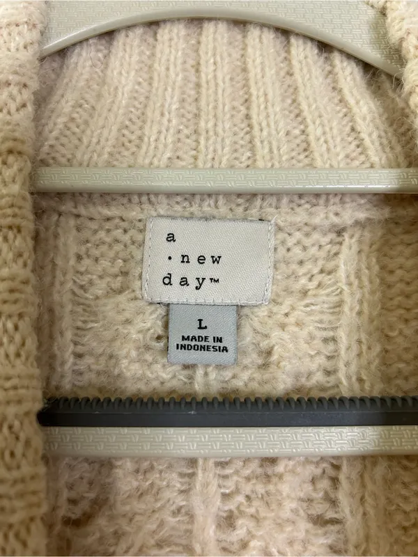 A New Day Cream Cable Knit Sleeveless Sweater Vest Size Large - Image 4