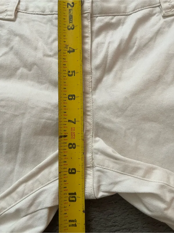 LOFT White Cropped Capri Jeans with Triple-Button Waist - Image 5