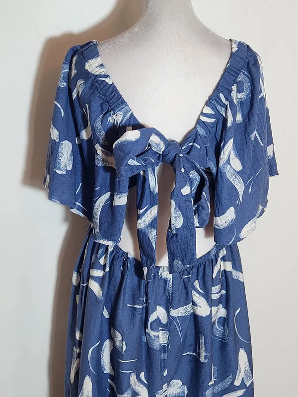 A New Day Blue and White Print Square Neck Midi Dress with Cutout Size Large - Image 4