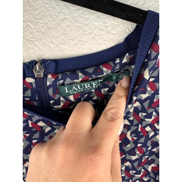 Lauren Ralph Lauren Geometric Print‎ Short Sleeve Zipper Back Blouse Sz LCareer - Image 3