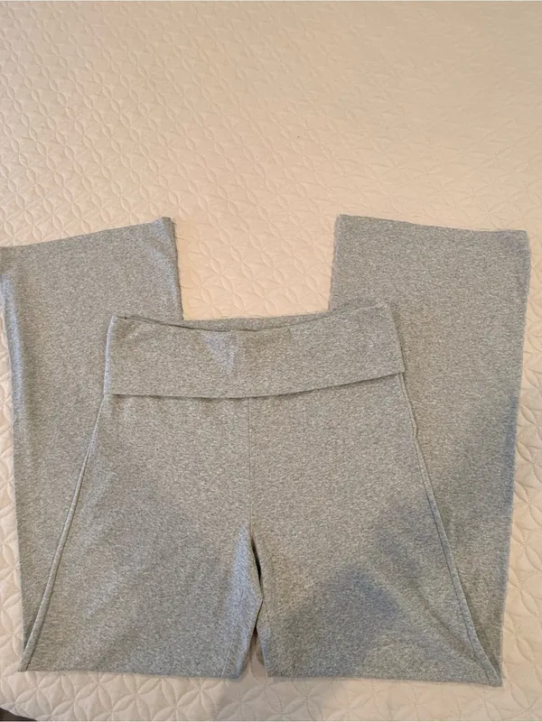 Abound Women’s Gray Fold-Over leggings. Size M - Image 3