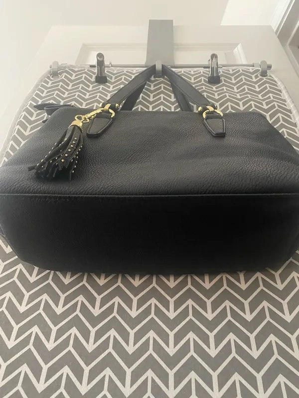 Black Handbag As Shown Excel. Cond. - Image 4