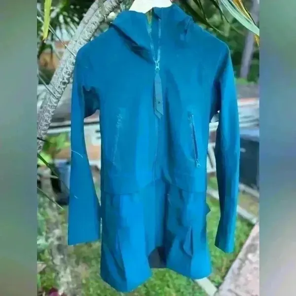 Lululemon $248 Rain or Shine Coat Trench Glyde Convertible Teal Blue Neon‎ Green - Image 4