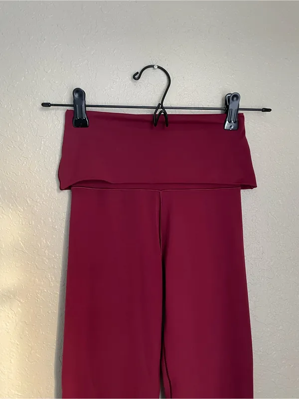 New Aerie Offline Real Me Xtra Fold Over Leggings Size XS Deep Cherry Stretchy - Image 5