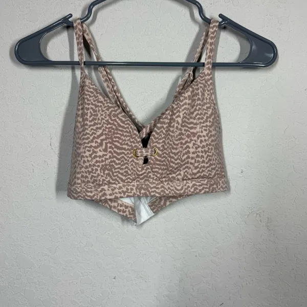 Varley Lindley Eyelet Embellished Printed Sports Bra Size Medium - Image 3