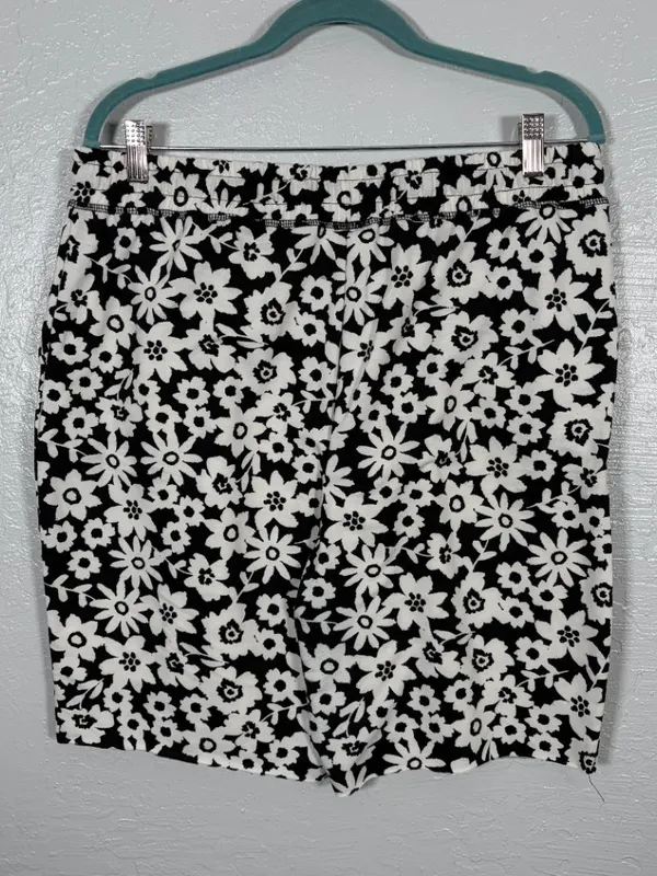 Lularoe Women L Black White Floral Jamie French Terry Shorts Pockets Drawstring - Image 6
