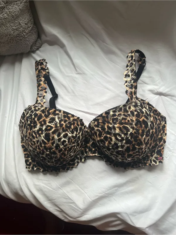 Victoria’s Secret PINK leopard print bra size 36DD - Image 4