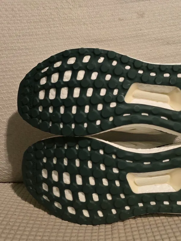 adidas Cream Knit Sneakers with Green Accents - Image 12