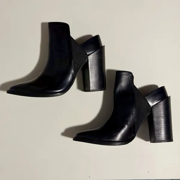 Leather Block Heel Ankle Boots with Stretch Detail - Image 4