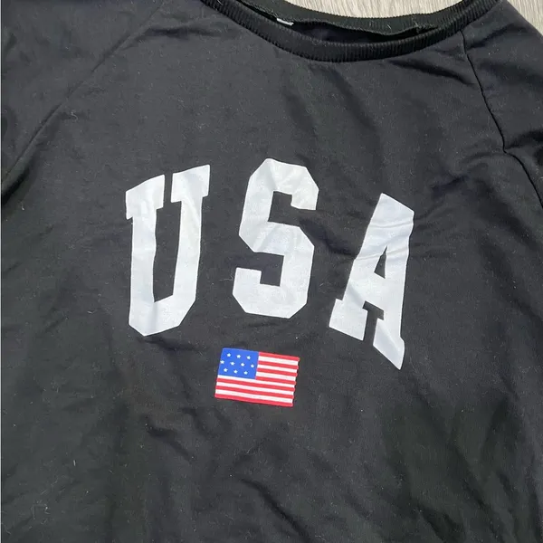 Women’s Black USA American Flag Size Medium Sweater - Image 2