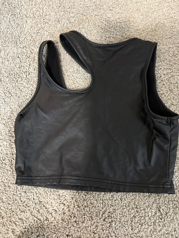 Shein Top Crop Black - Image 3