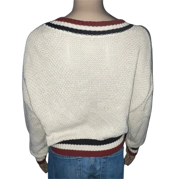 Cropped V Neck Sweater - Image 3