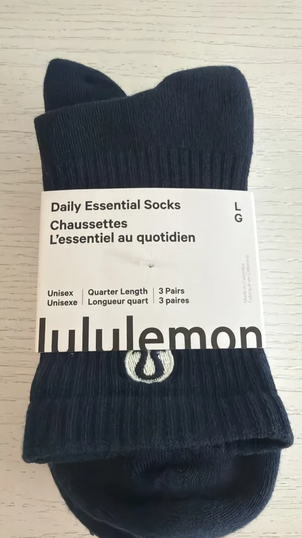 Lululemon Large Daily Essential Socks 3 Pack Quarter Length - Image 3