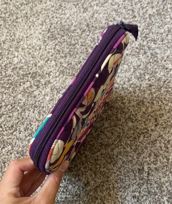 Vera Bradley Mini iPad / Tablet Quilted Case - Image 5