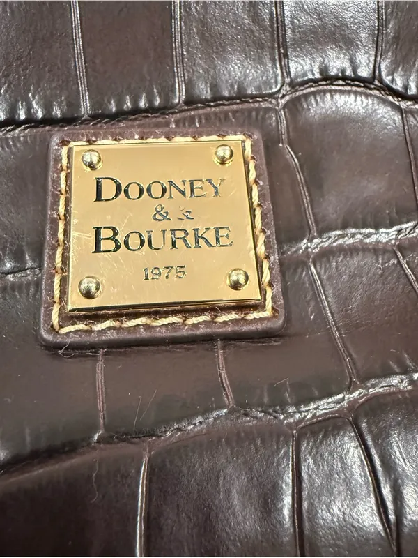 Dooney Bourke Oakdale Crossbody Bag Purse Crocodile Embossed Leather EUC - Image 8