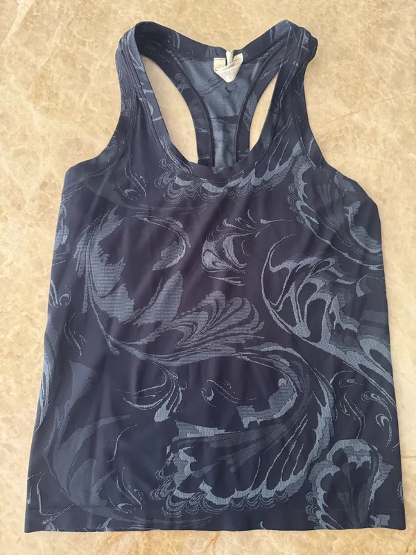 Athleta Medium Momentum Tank Seamless - Image 5