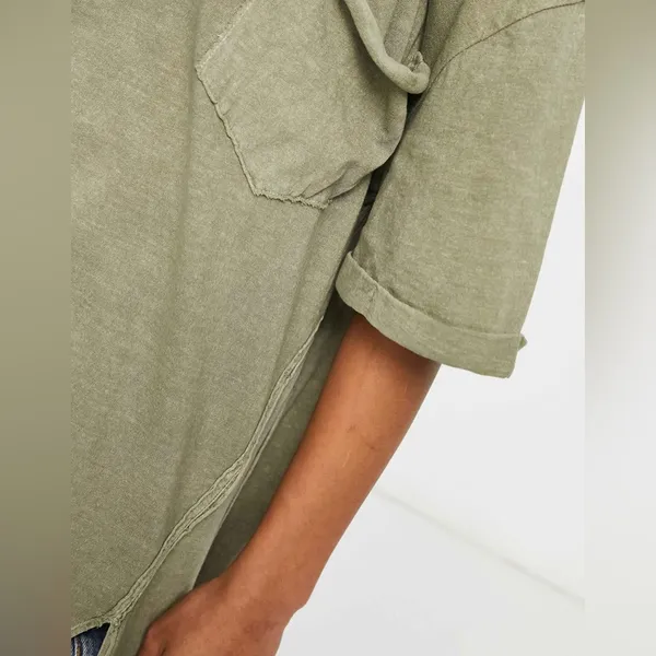 Free People Slouchy V-neck T-shirt in Khaki, Size M NEW w/Tag - Image 5
