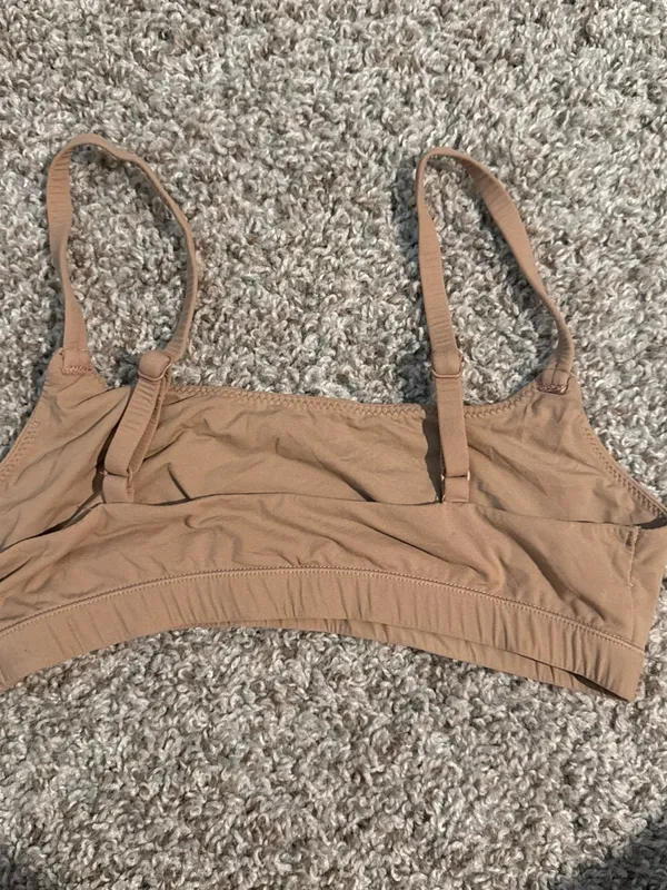 SKIMS Tan Seamless Bralette - Lightweight Stretch Crop - Image 2