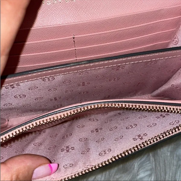 Tory Burch Mini Robinson Cross over bag. - Image 5