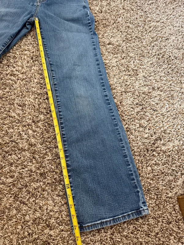 Levi’s 512 Women’s Perfectly Slimming Bootcut Jeans Mid Rise Size 6 Medium - Image 7
