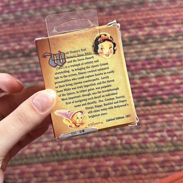 Vtg Disney Parks Snow White Seven Dwarves Sneezy Collectible Pin Trading - Image 3