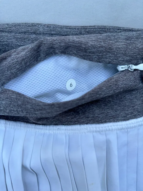 Lululemon Pleat to Street Skirt Size 6 White Mini Tennis Pleated Athleisure - Image 3