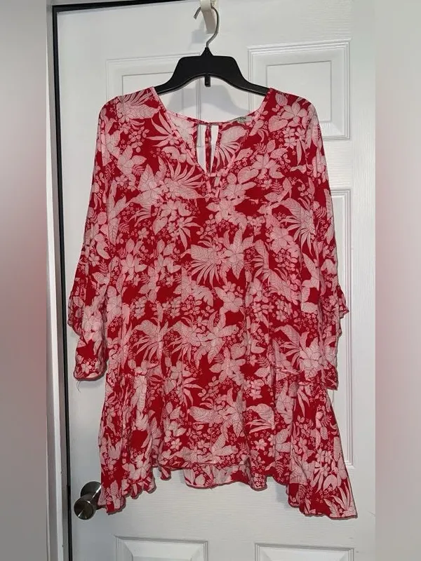 Umgee Coral Red Floral Flutter Sleeve Tunic - Image 2