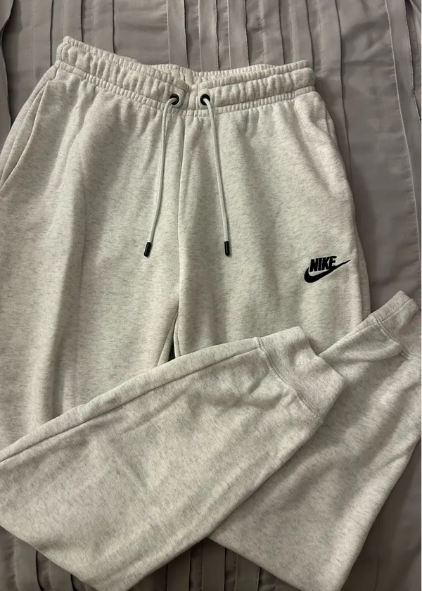Nike Sweatpants Heather Grey Women’s - Image 2